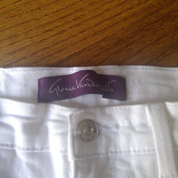 Gloria Vanderbilt "Amanda" Size 4 Petite Straight Leg White Cotton Jeans - Picture 4 of 11